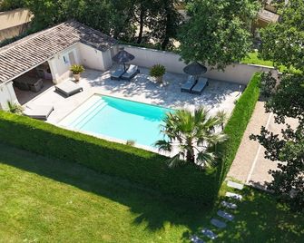 Mas Provençal - pool-house heated swimming pool - garden 4000m² with trees - 생레미드프로방스 - 수영장