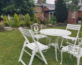 Cottage-Ensuite-The Dairy - Ormskirk - Патіо