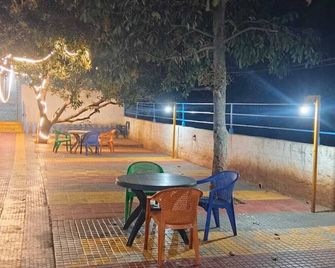 Hill Forrest Resort By Sky Inn - Yelagiri - Restaurant