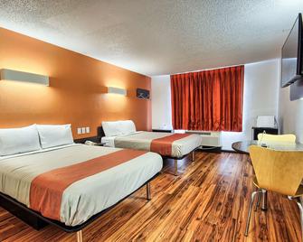 Motel 6 Columbus West - Columbus - Bedroom