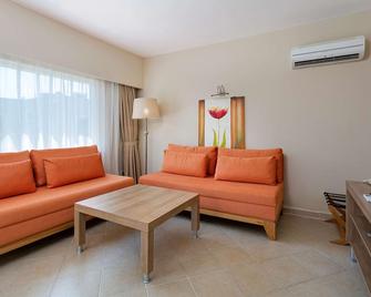 Marvida Family Eco - Side - Living room