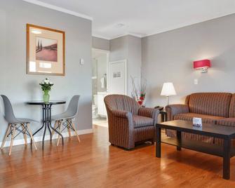 Hotel Bethel - Fort Macleod, Ab - Fort Macleod - Wohnzimmer