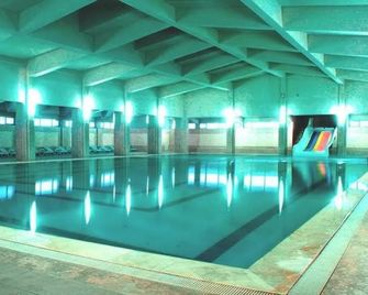 Ömer Thermal Hotel & Holiday Village - Afyon - Πισίνα