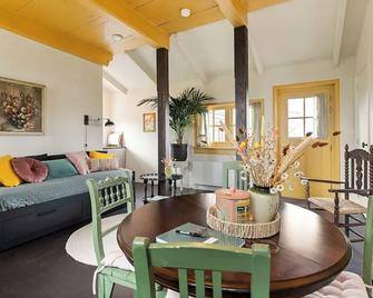 Boutique Hotel Jongwijs Westzaan - Oostzaan