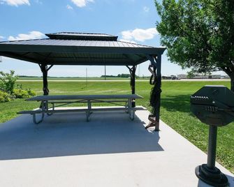 Clara City Inn - Clara City - Patio
