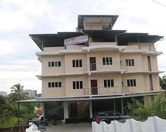 Sapphire Hotel Apartment - Ernakulam - Edificio
