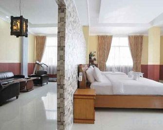 Imelda Hotel - Waterpark - Convention - Padang - Habitación