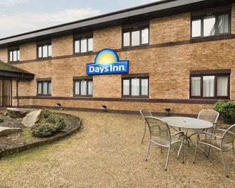 Days Inn by Wyndham Abington M74 - Lanark - Building