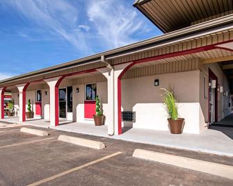 Rodeway Inn - Pauls Valley - Budova
