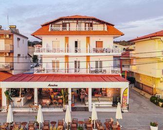 Marabou Hotel - Chaniotis - Edificio
