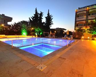Cunda Basel Otel - Ayvalik - Pool