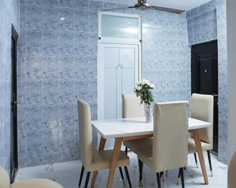 Monroe Luxury Apartments - Kumasi - Dining room