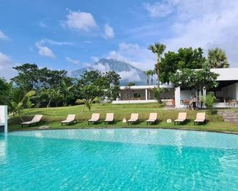 Palm Springs Bali Dive Resort - Abang - Piscina
