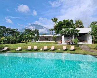 Palm Springs Bali Dive Resort - Abang - Piscina