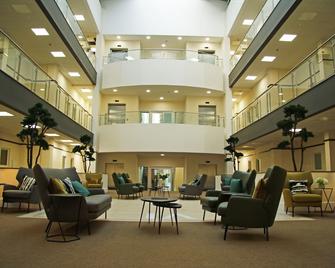 Empire House - Welwyn Garden City - Lobby