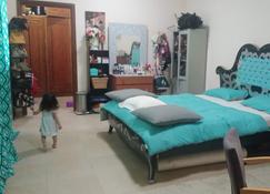 Furnished. Room in a. Villa. Walkable to al ain mall - Al Ain - Bedroom