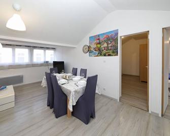 Bel appartement spacieux 120 m 2 - Granges-Aumontzey - Comedor