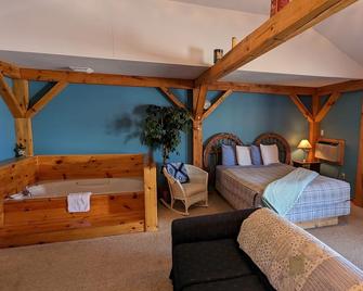 The Nova Motel - Ludington - Bedroom