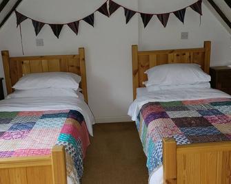 Little House . Cottage for 4 in Tenterden High Street. Wifi, parking, woodburner - Tenterden - Bedroom