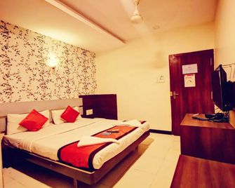Sai Sharan Stay Inn - Near Midc Turbhe Navi Mumbai - Navi Mumbai - Schlafzimmer
