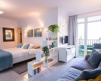Superior Studio with Balcony - Puerto de la Cruz - Makuuhuone