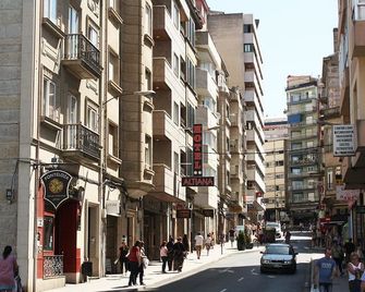 Hotel Altiana - Ourense - Buiten zicht