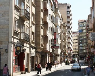 Hotel Altiana - Ourense - Außenansicht