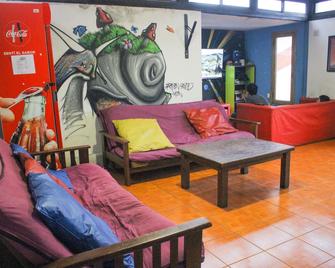 Garden House Hostel - Buenos Aires - Living room