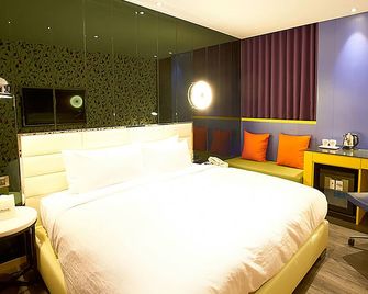 Royal Group Hotel Bo Ai Branch - Kaohsiung - Habitación