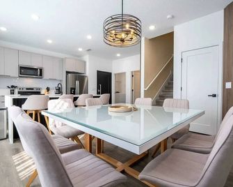 Luxury Villas Collection - Near Parks & Shopping - Orlando - Dining room