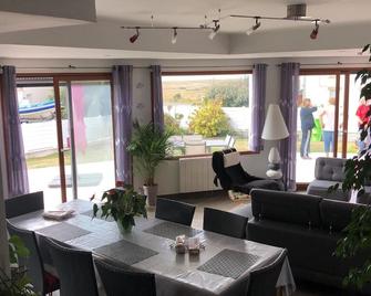 House with sea view, walking distance to the beach, enclosed garden - Trégunc - Salle à manger
