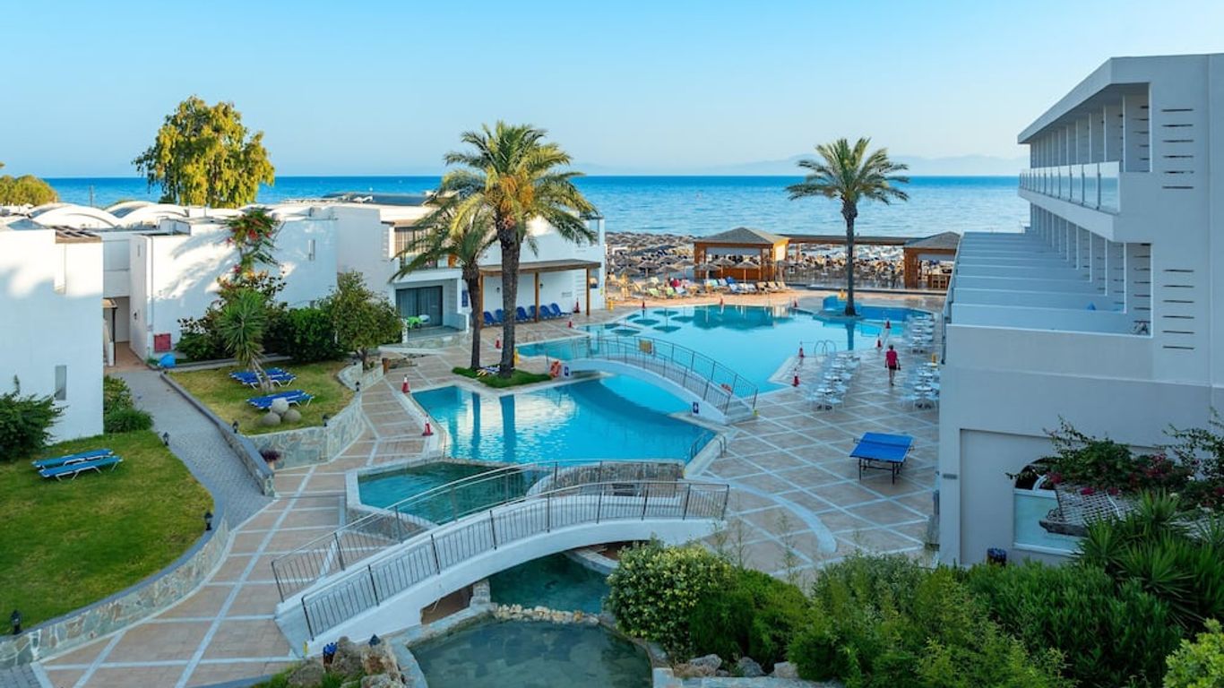 Avra Beach Resort Hotel & Bungalows