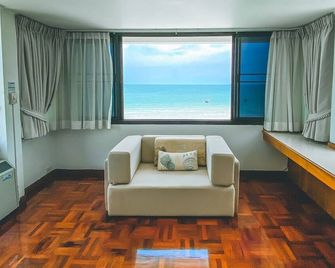 Nern Chalet Beachfront Hotel - הוא הין