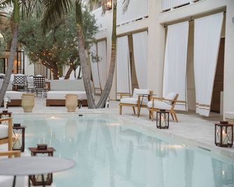 Cara Hotel - Los Angeles - Piscina