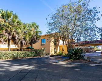 La Quinta Inn by Wyndham Tallahassee North - Tallahassee - Building
