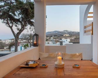 Santorini Villatzio Suites - Mesaria - Balcony
