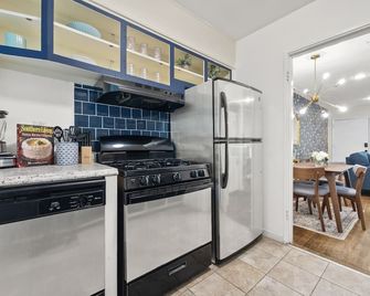 Prime Buckhead location w/ Parking - Atlanta - Cuisine