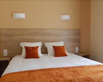 Hotel Marinet - Bellegarde-sur-Valserine - Bedroom