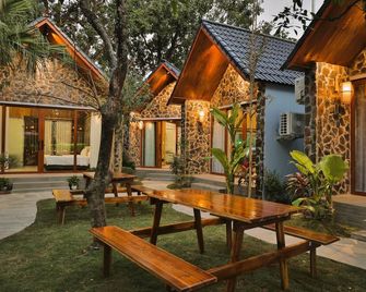 Tam Coc Serenity Hotel & Bungalow - Ninh Binh - Patio