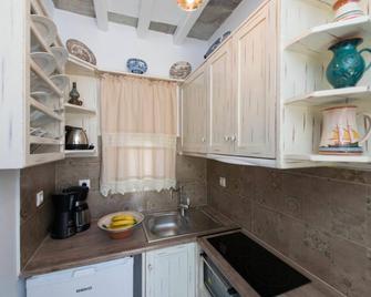 Peristeronas House - Apollonia - Kuchyň