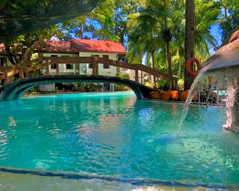 Palmas Del Mar Conference Resort Hotel - Bacolod - Pool