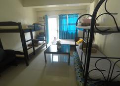 Parañaque Airport Hometel - Manila - Bedroom