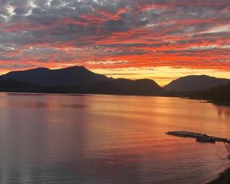 Sproat lake Cabin - Port Alberni