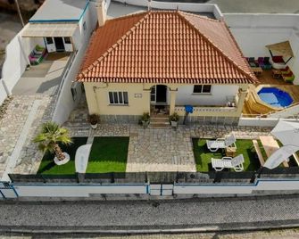 Surfer's Den Ericeira - Ericeira - Gebäude