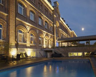 Van der Valk Hotel Verviers - Verviers - Piscina
