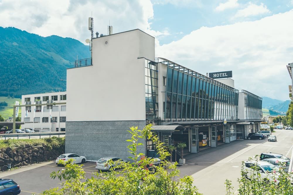 تايلورماد هوتل ستانز سود