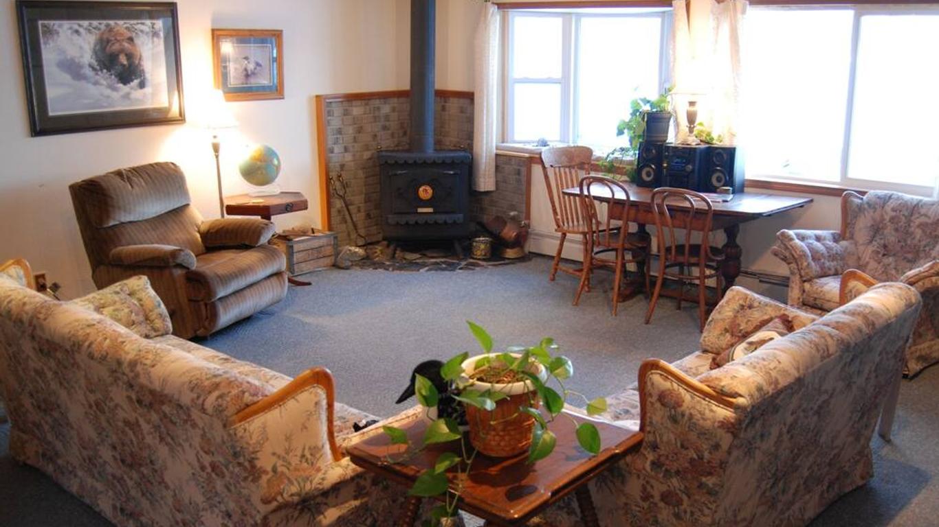 Daniels Lake Lodge Bed and Breakfast