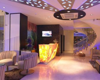 Blupetal Hotel - Bangalore - Recepción