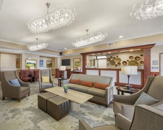 Best Western Plus Butterfield Inn - Hays - Lounge