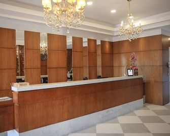 Life Hotel Infinity - Gramado - Front desk